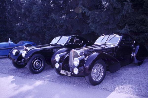 Bugatti 57 ATLANTIC in Coppia.jpg