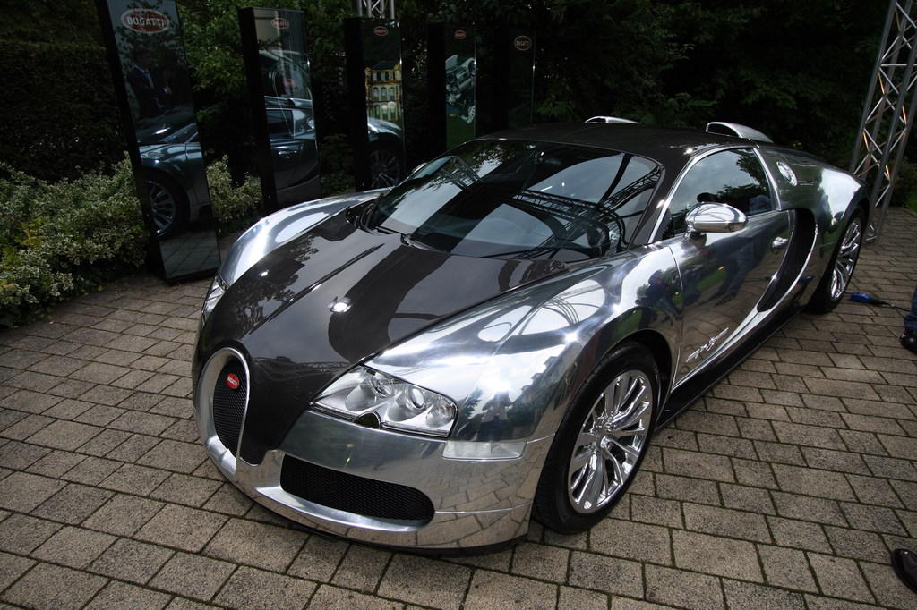 http://www.bugattibuilder.com/photo/albums/userpics/10012/PS1.jpg